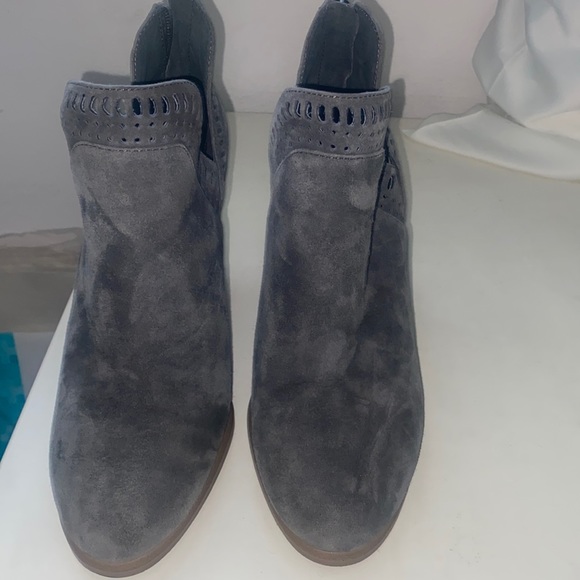 Shoes - Vince Camuto 6.5